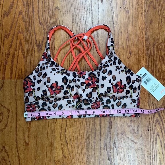 NWT WILDFOX Leopard Chris Sports Bra - Picture 4 of 9